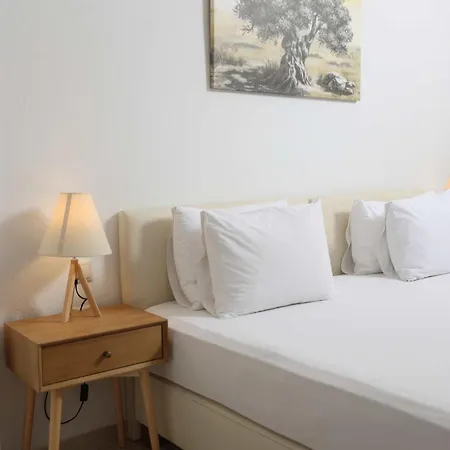 Anastasia * Chaniotis