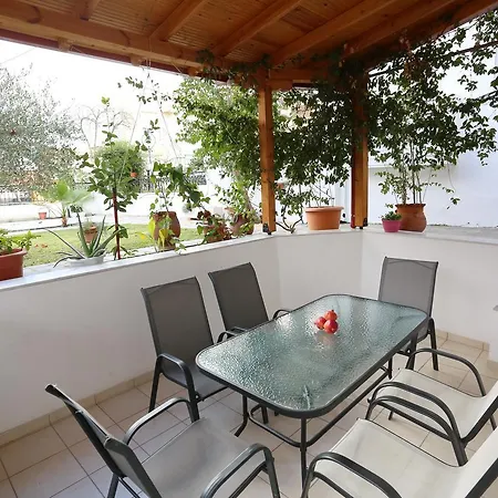 Anastasia * Chaniotis